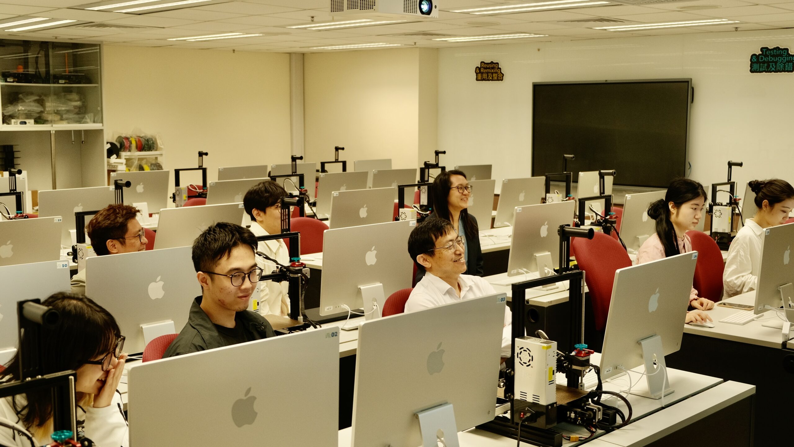 A Visit from Peking University Delegation