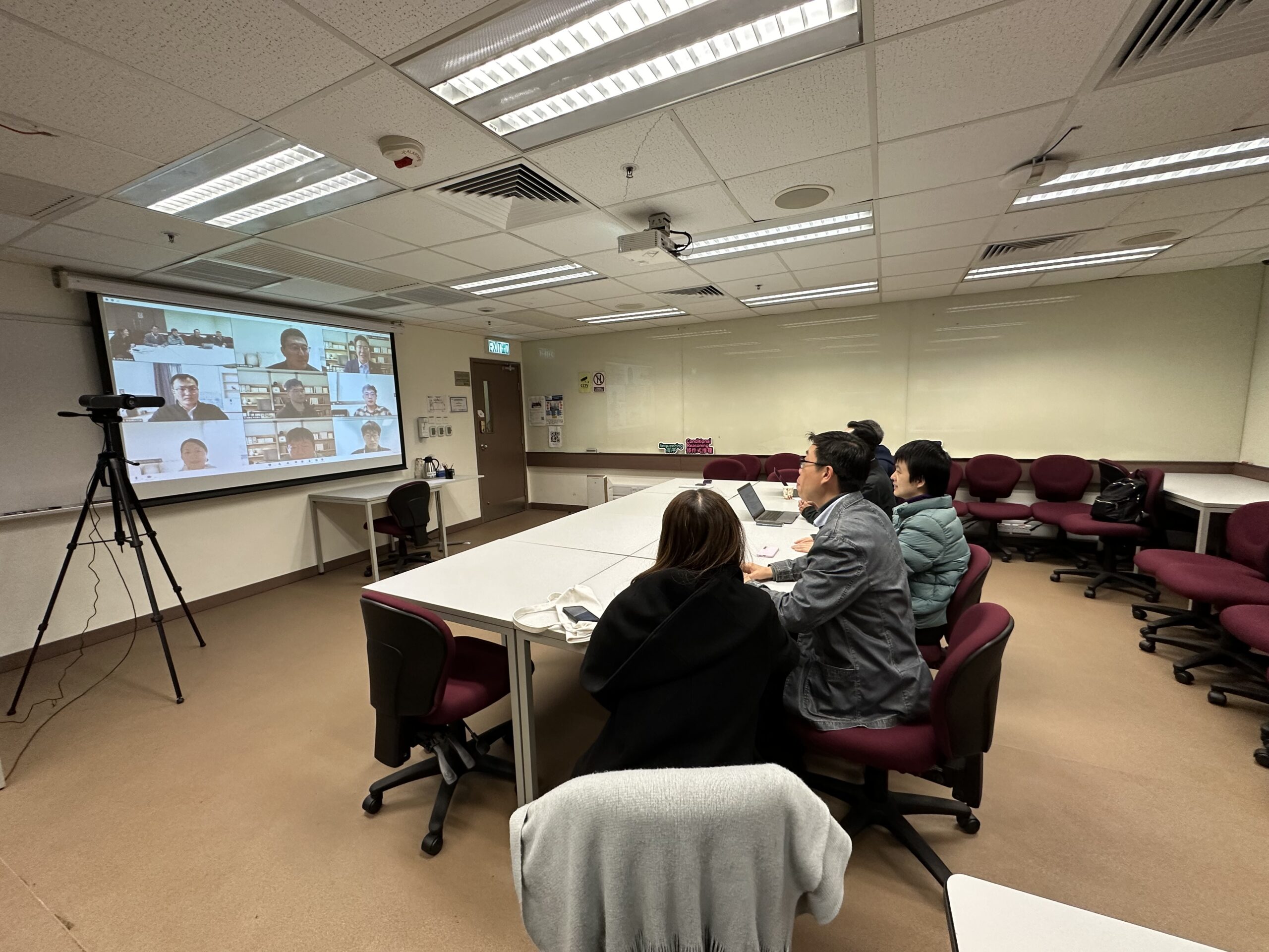 推進共建「香港教育大學—華東師範大學人工智能教育中心」